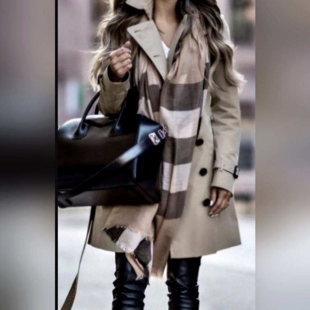 🖤🩶🤍 BURBERRY Trench Coat